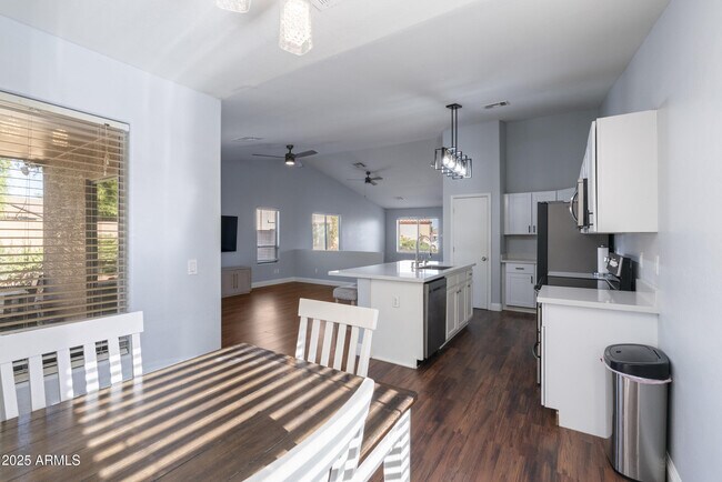 Building Photo - 1422 S 230th Ave