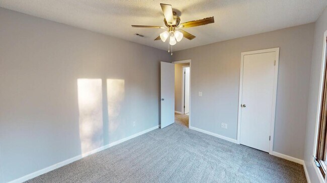 Building Photo - 112 Oakland Dr