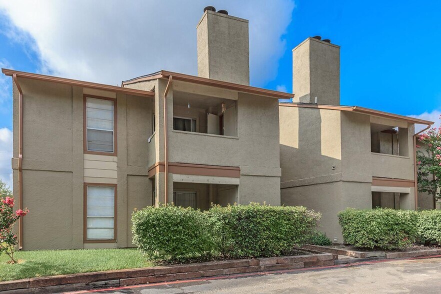 Building Photo - Austin Woods Apartments