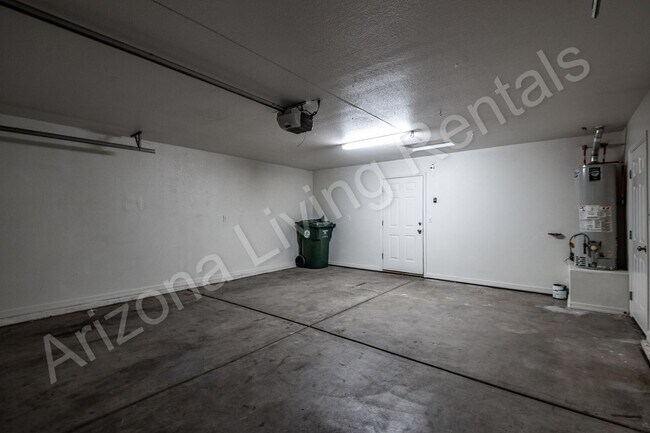 Building Photo - HUALAPAI MOUNTAIN FOOTHILLS HOME