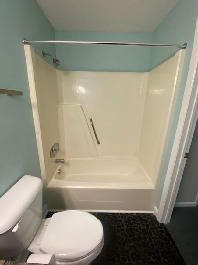 Building Photo - Welcome to this stunning 2-bedroom, 2-bath...
