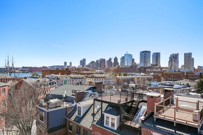 Building Photo - 28 Chestnut St