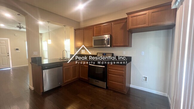 Building Photo - Updated 3bd/2.5ba Home near Cosumnes River...