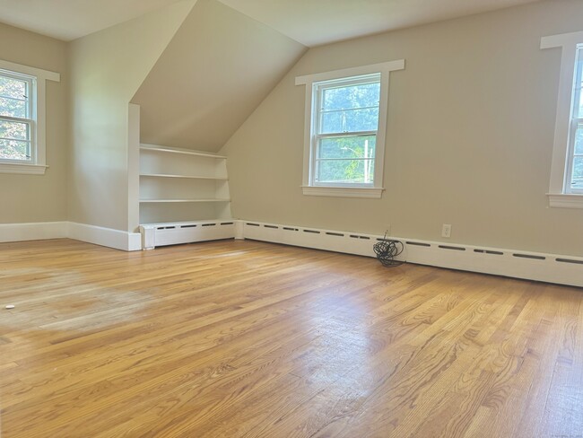 Building Photo - 160 Wolcott St