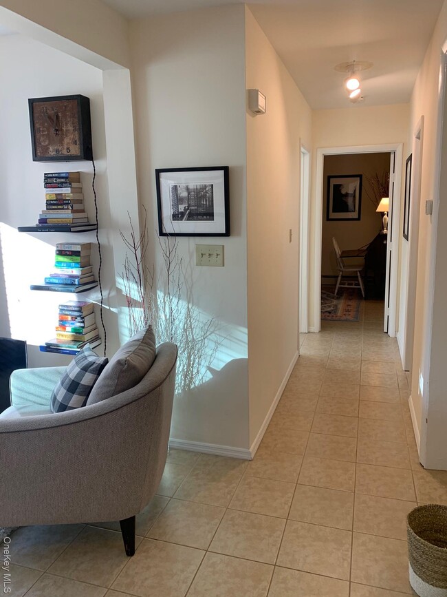 Building Photo - 23 Pearl St