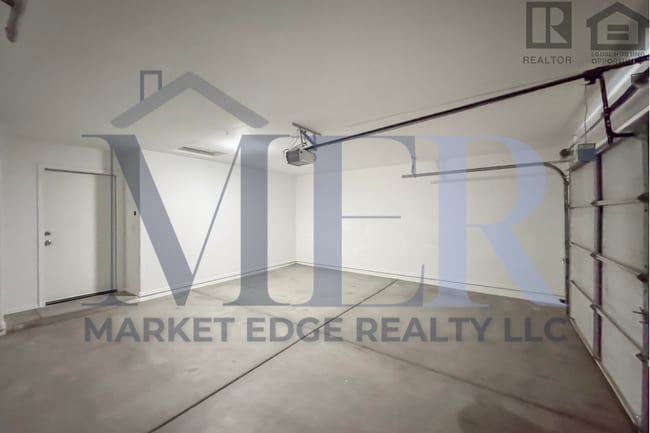 Building Photo - 3Bed/2Bath Home at Broadway/16th St! Ready for Immediate Move-In!--NO HOA!