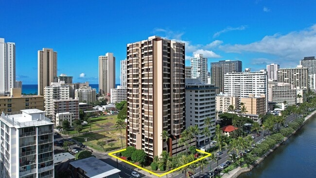 Building Photo - 320 Lili?uokalani Ave