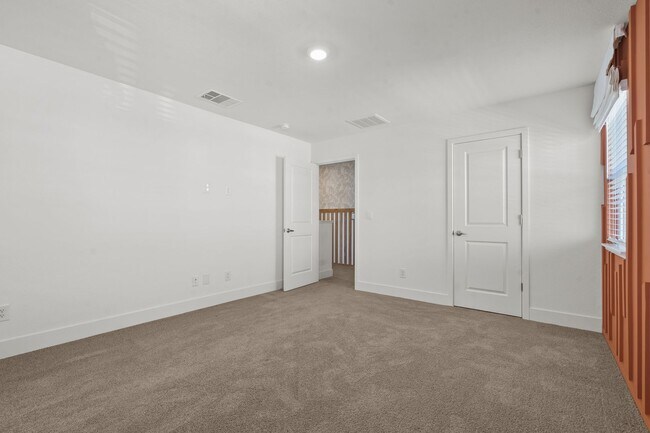 Building Photo - The Birch - - 3 Bedroom, 2.5 Bath single f...