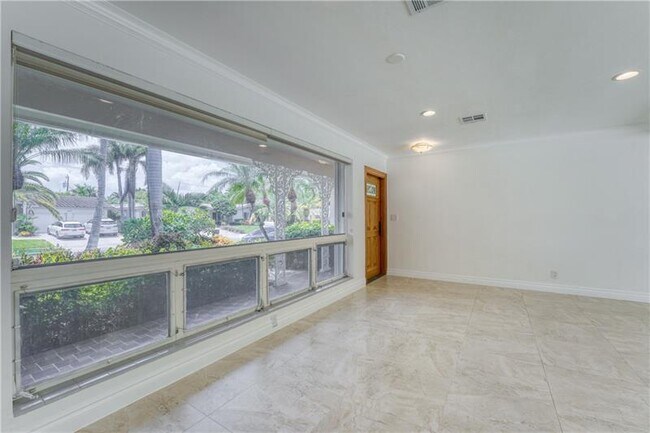 Building Photo - 2000 Admirals Way