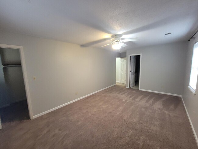 Building Photo - 4768 Red Leaf Ct