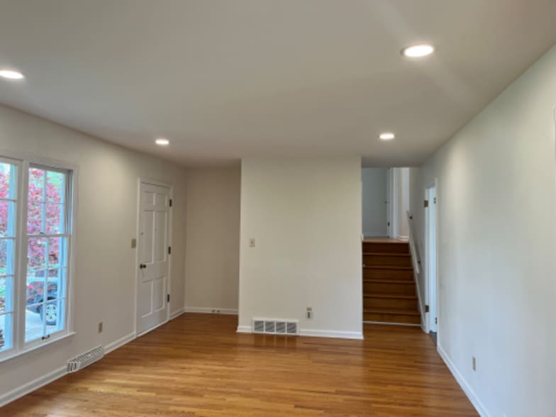 Building Photo - 7520 Aberdeen St