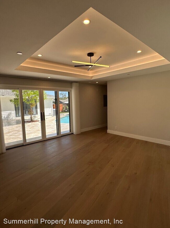 Building Photo - 4 br, 3 bath House - 215 Verano Drive