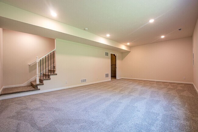 Building Photo - 7118 N 79th Ct