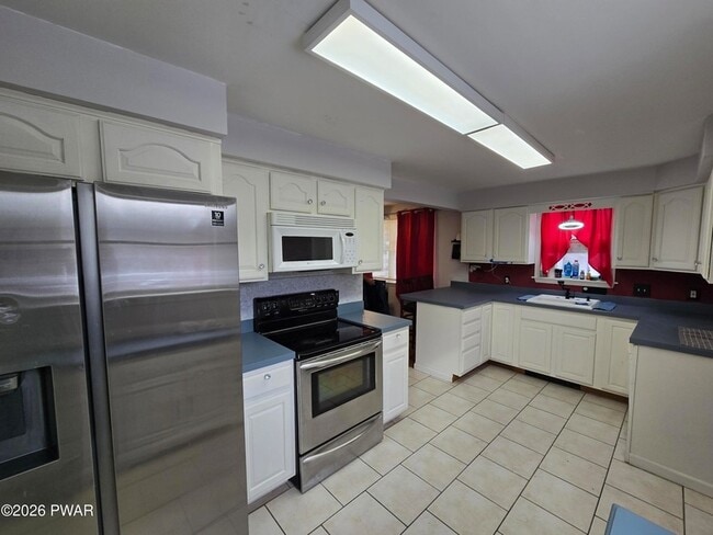 Building Photo - 106 Cottage St