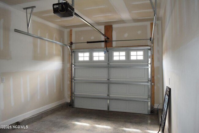 Building Photo - 311 S Stingray Ln