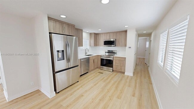 Building Photo - 135 Hilson Ct