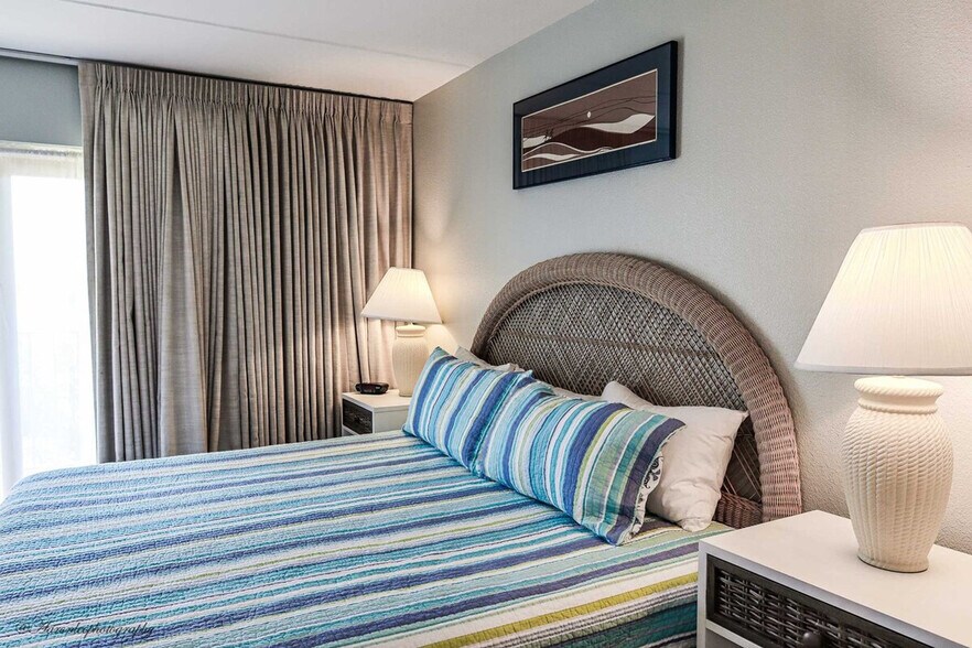 Building Photo - 2401 Gulf Blvd