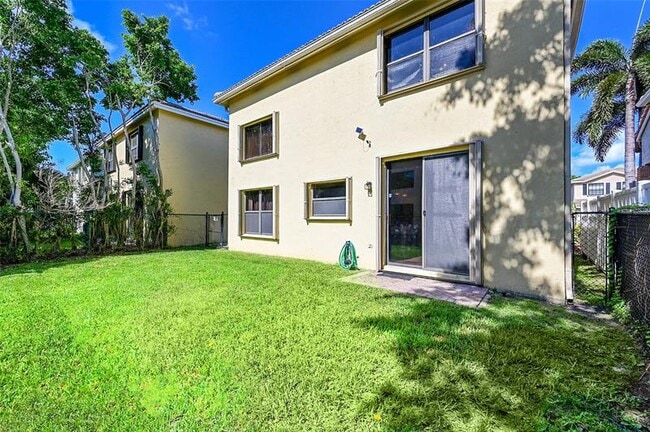 Building Photo - 3432 NW 112th Terrace