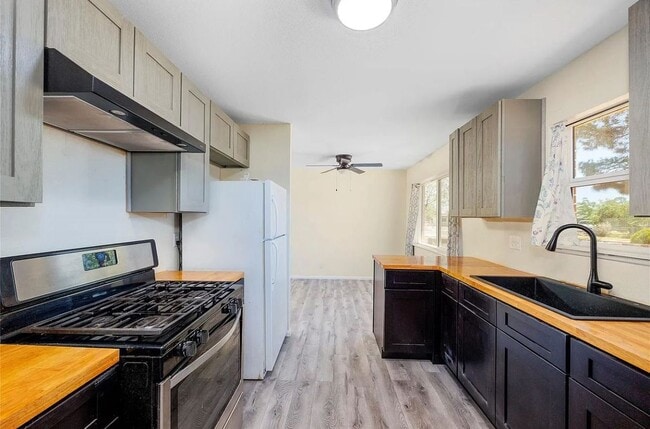 Building Photo - 5201 Capistrano Dr