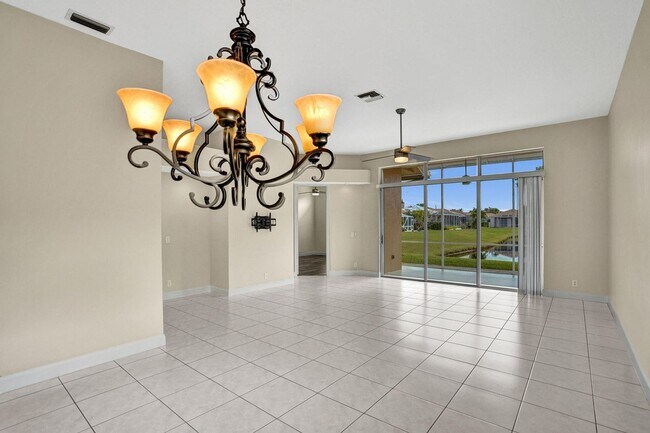 Building Photo - 16658 La Mesa Dr