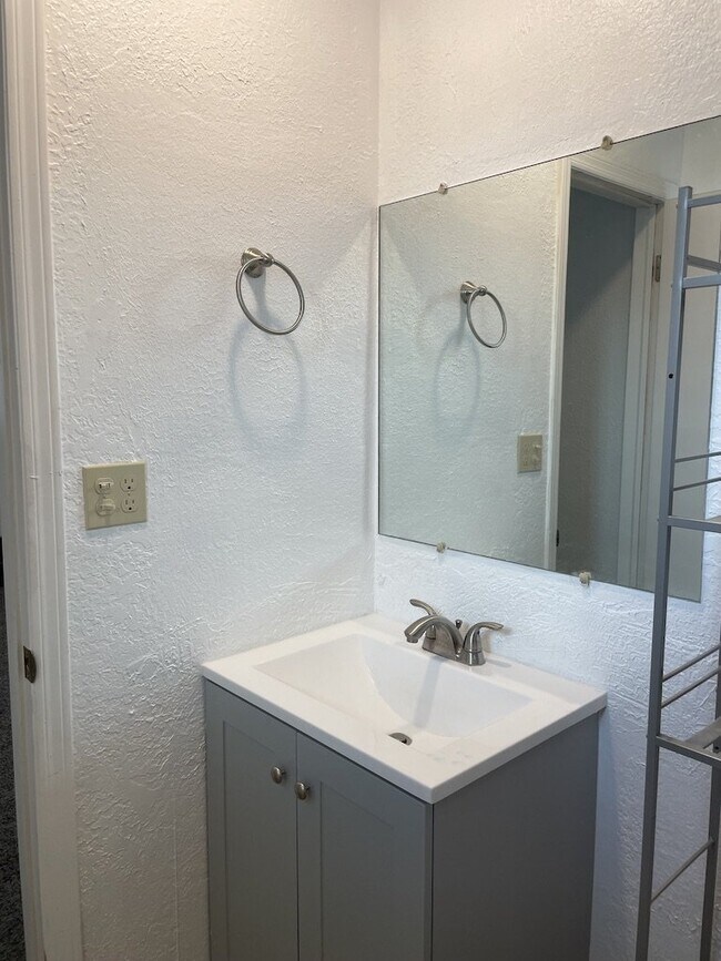 Building Photo - 10604 Fieldrock Ct