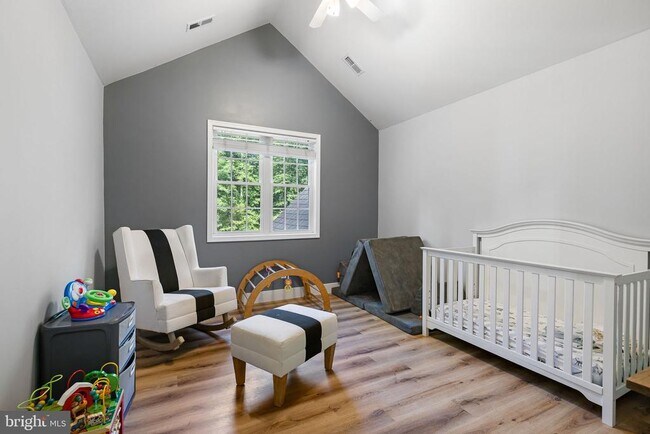 Building Photo - 17 Old Banks Dr