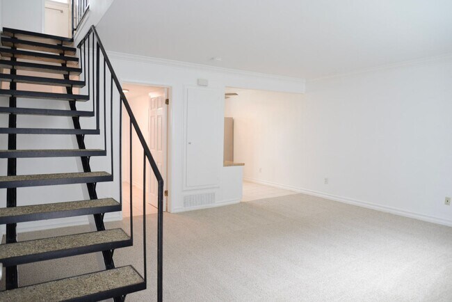 Building Photo - 34036 Street of the Amber Lantern