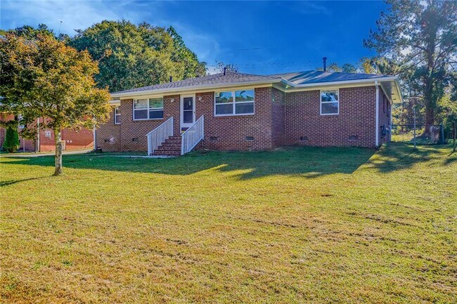 Primary Photo - 2877 Whispering Hills Dr