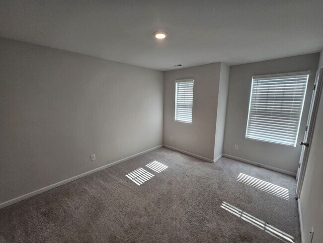Building Photo - 6529 Mezzo Ln