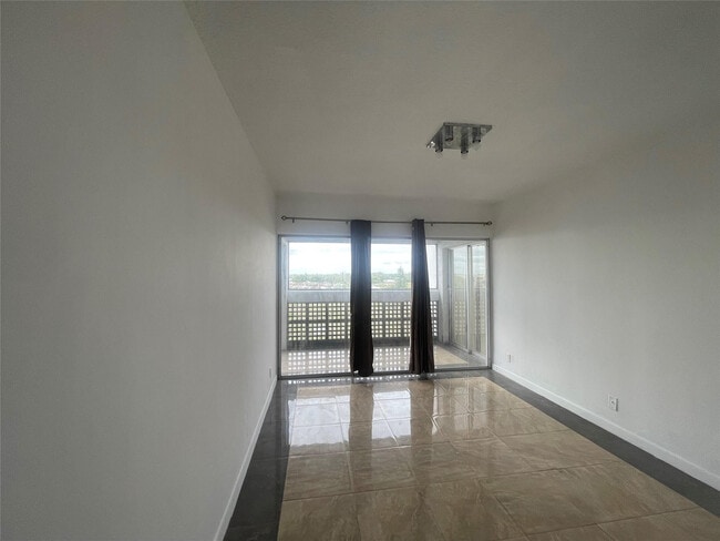 Building Photo - 3301 Spanish Moss Terrace