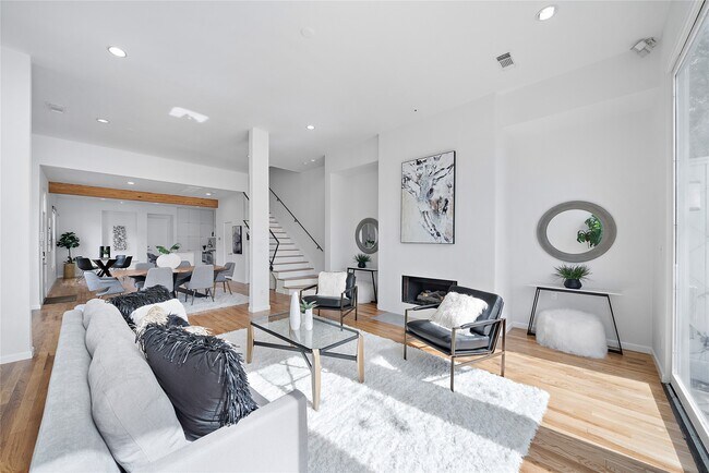 Building Photo - 2437 North Blvd