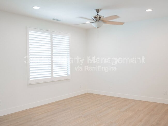 Building Photo - 4052 E Hamilton Way