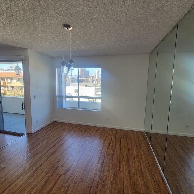 Building Photo - 2 BEDROOM CONDO UNIT IN THE WEST LA AREA 646 481 4404