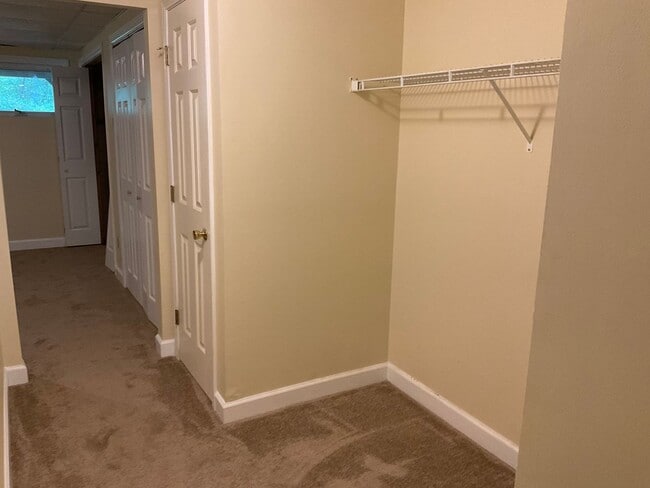 Building Photo - Luxury Townhouse at Camden Pines