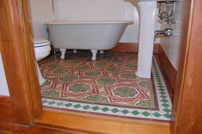 Building Photo - FIGUEROA