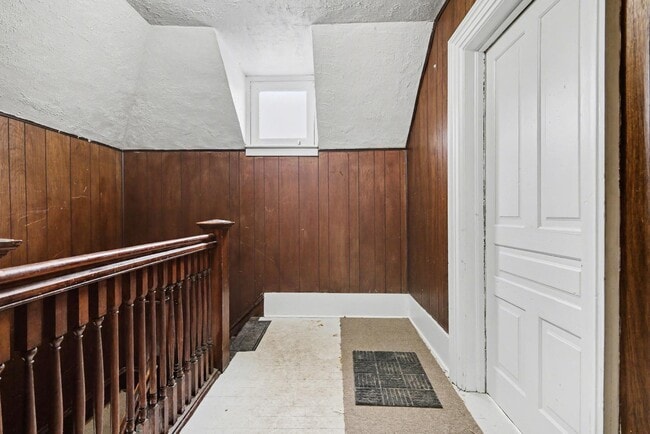Building Photo - 121 S Clay St