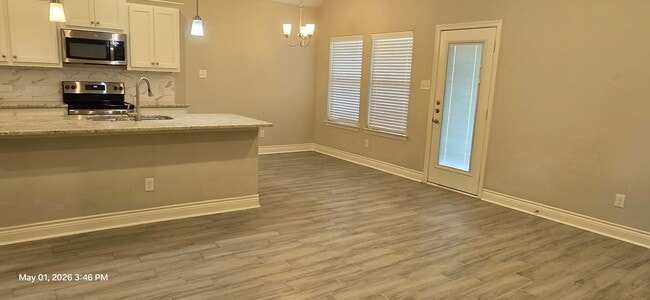 Building Photo - Elegant home in Stonewood Estates