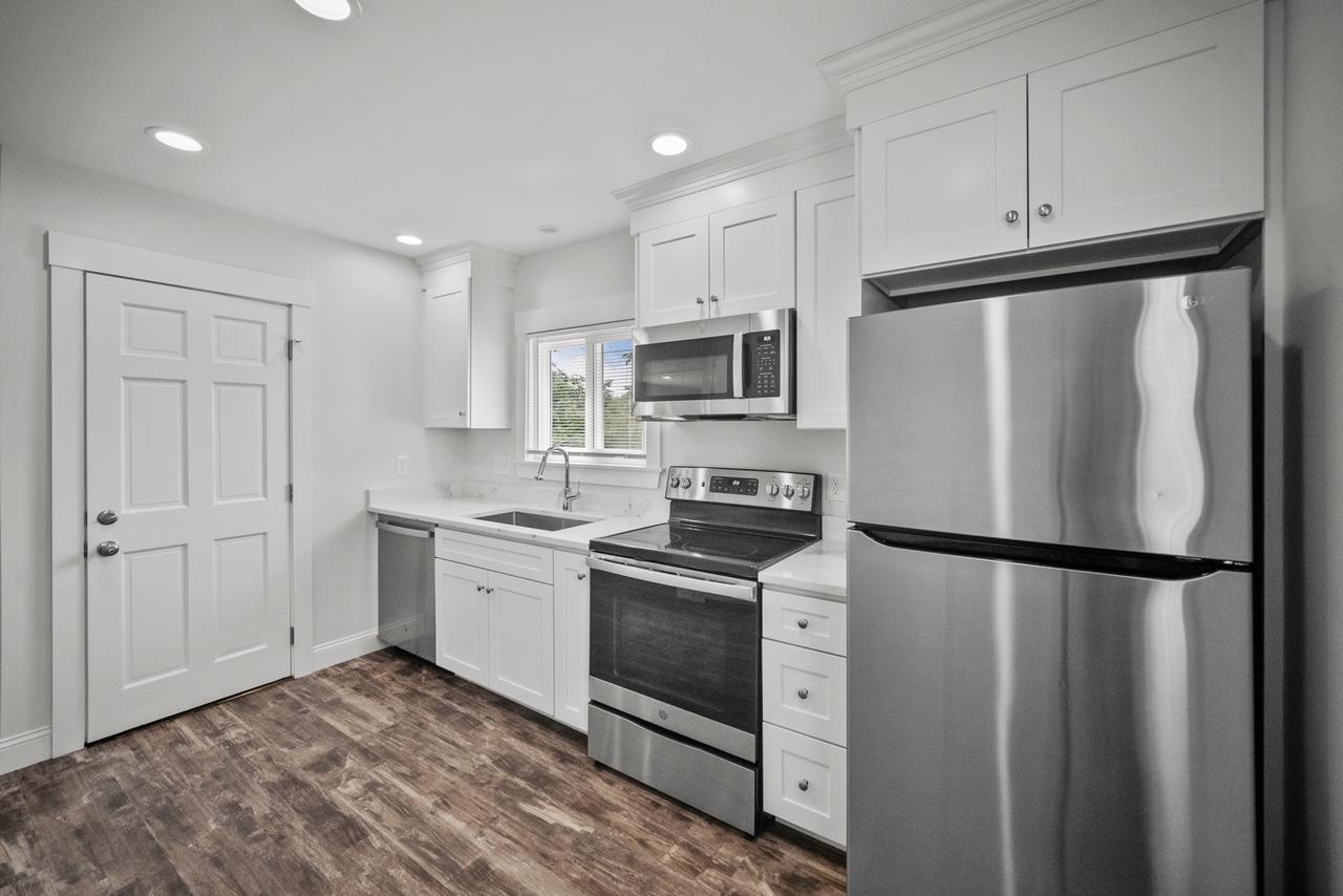 Building Photo - 5 Goulart Ave