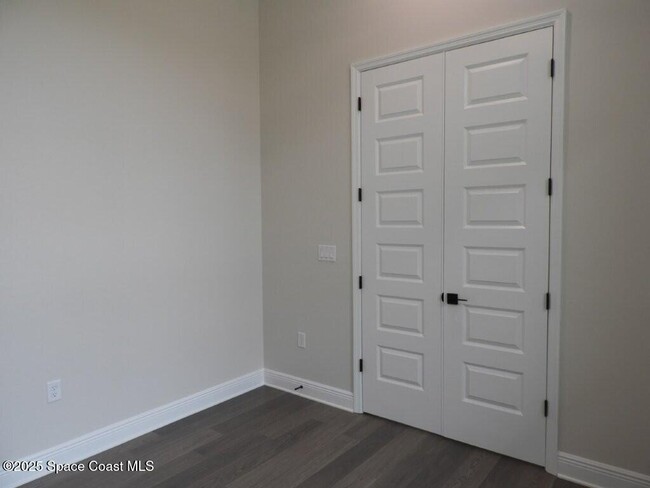 Building Photo - 8555 Henry Avenue