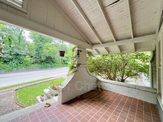 Building Photo - 1610 Hixson Pike