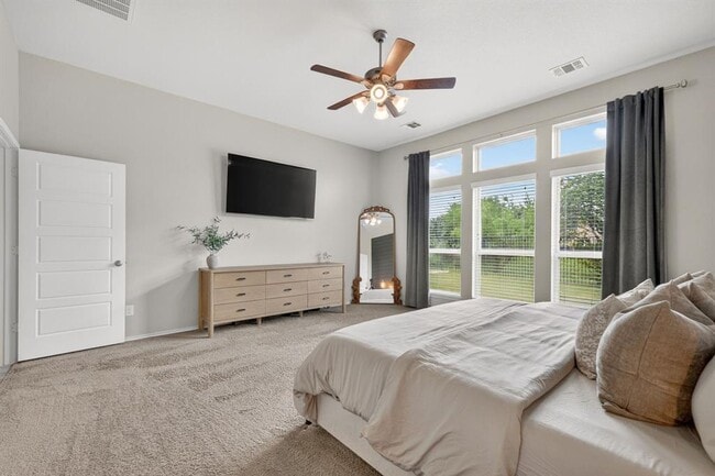 Building Photo - 209 Lacey Oak Lp