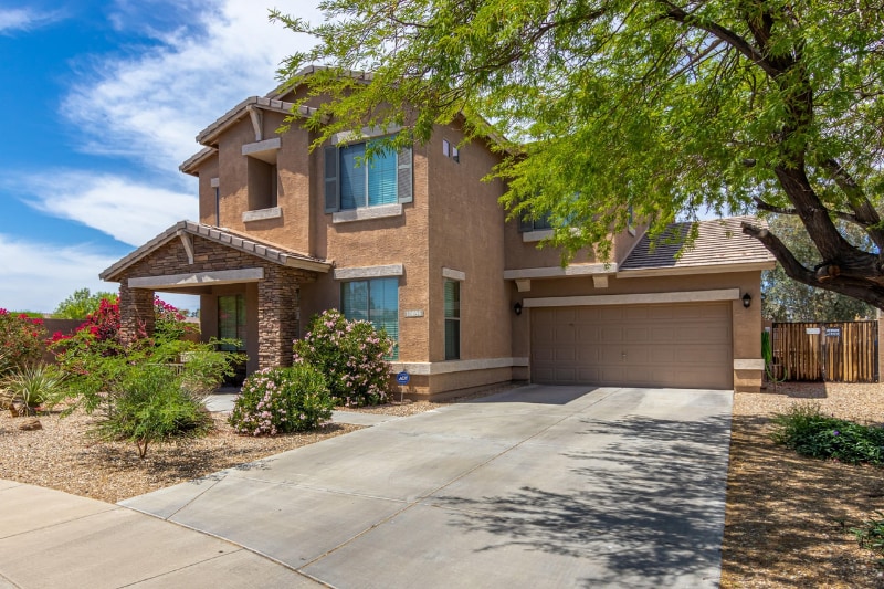 Building Photo - 18096 W Paradise Ln