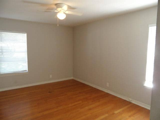 Building Photo - 10643 Lakemere Dr