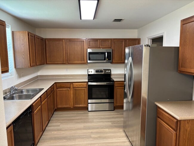 Building Photo - 803 Moss Glen Trail