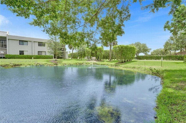 Building Photo - 16607 Hemingway Dr
