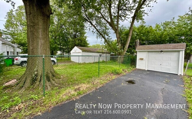 Building Photo - 1247 Argonne Rd