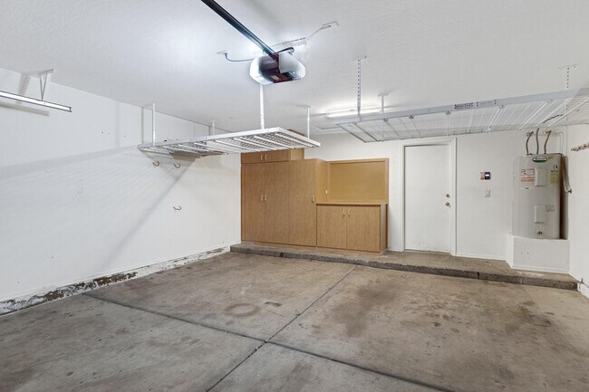 Building Photo - 11518 W Paradise Dr