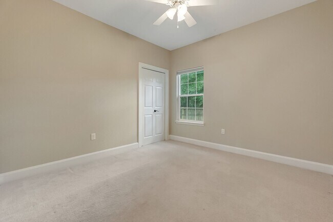 Building Photo - Gorgeous Southern Living Home in Coveted S...