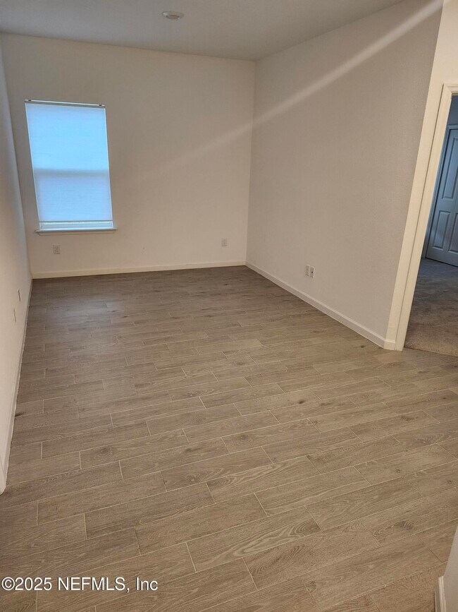 Building Photo - 607 Lake Sinclair St