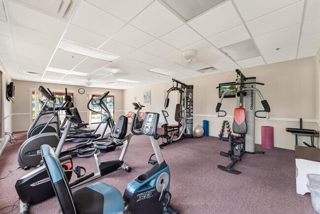 Building Photo - 7843 Willow Spring Dr